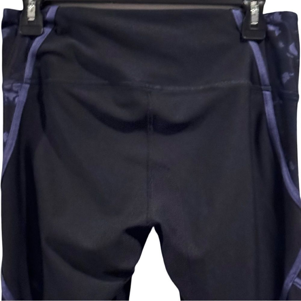 Underarmour Compression cropped heat gear Leggings Size L - Picture 3 of 8